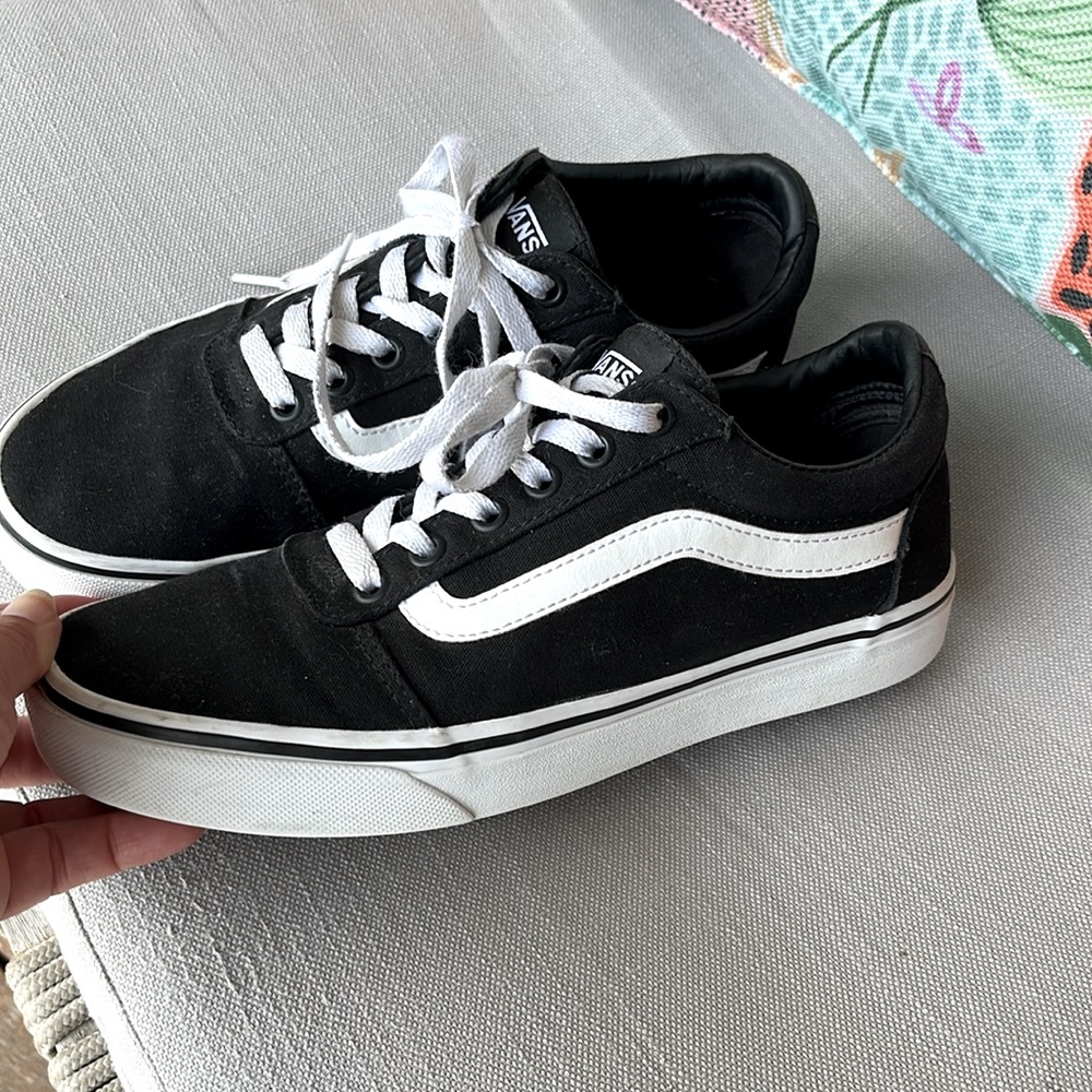 Vans size 8 women’s Classic Black and White Sneakers - Picture 3 of 6